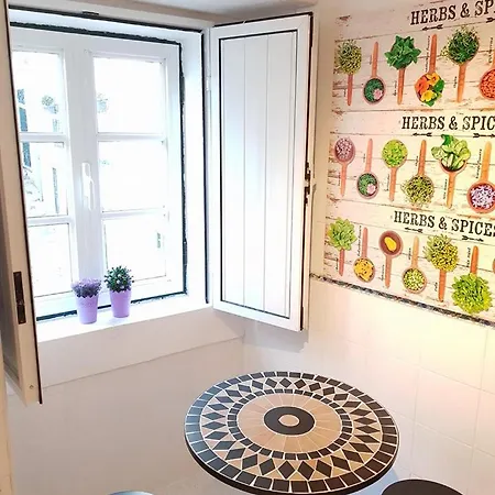 Alfama Balcony شقة