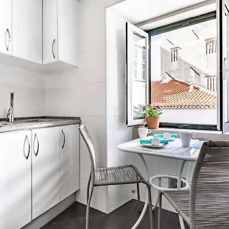 Alfama Balcony Appartamento